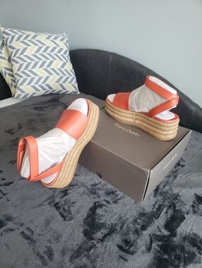 NEW IN BOX Franco Sarto Coral Orange Leather Platform Espadrille Sandals